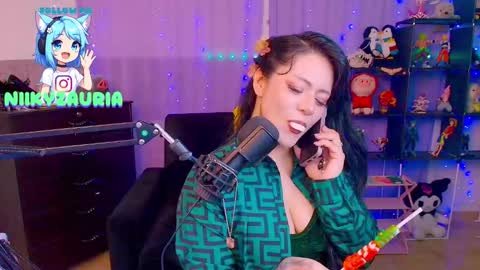 niiky online show from December 2025 04:12:02 PM