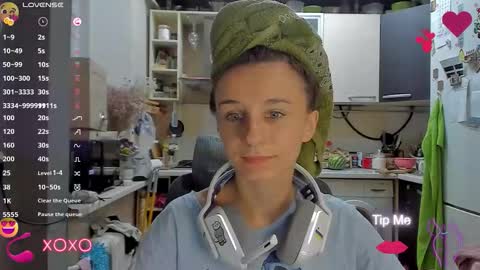 Nika online show from September 2025 07:04:01 PM