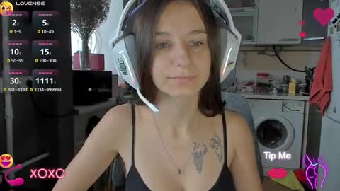 Nika online show from October 2025 12:02:01 PM