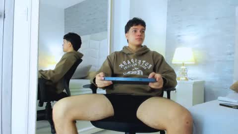 Noah Heyden online show from January 2025 02:15:02 PM