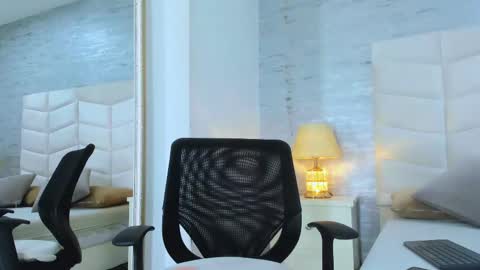 Noah Heyden online show from January 2025 01:19:02 PM