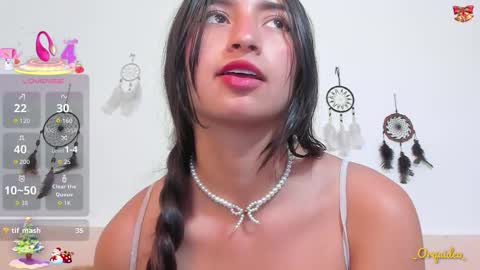 Orquidea  online show from December 2025 01:38:01 PM