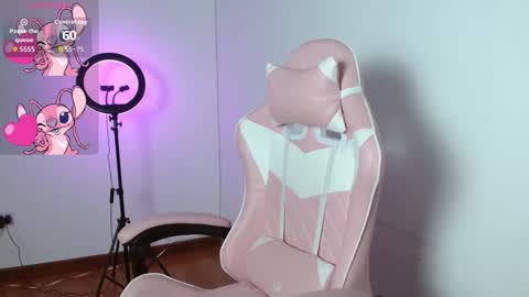 Pamela Smith online show from November 2025 01:05:02 AM