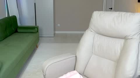 Tina online show from December 2025 01:27:01 PM