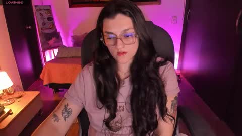 Snapshot of _peach__ chatting on October 2025 03:29:01 AM violeta ig online show from October 2025 03:29:01 AM