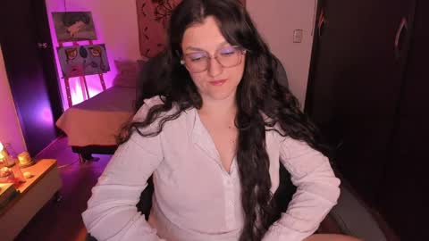Snapshot of _peach__ chatting on April 2026 02:40:02 AM violeta ig online show from April 2026 02:40:02 AM