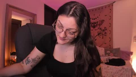 Snapshot of _peach__ chatting on May 2026 04:19:01 AM violeta ig online show from May 2026 04:19:01 AM