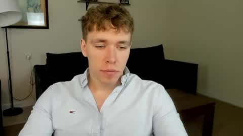 Snapshot of _pinktime chatting on May 2026 06:57:02 PM Henry online show from May 2026 06:57:02 PM
