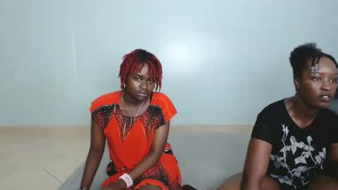 _prettyred online show from October 2025 06:27:02 PM