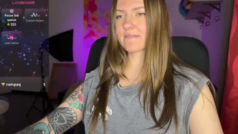  HADLY today day-off see u online 0112  online show from February 2025 05:07:01 PM