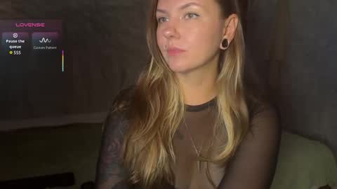  HADLY today day-off see u online 0112  online show from December 2025 01:59:02 PM