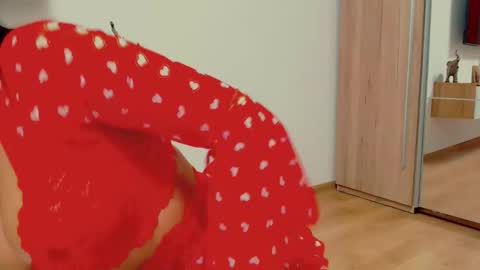 Snapshot of _queensarah_ chatting on October 2025 08:17:01 PM Sarah online show from October 2025 08:17:01 PM