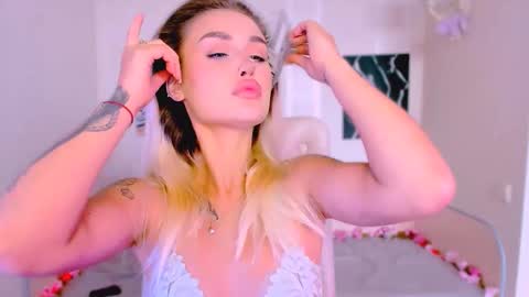 _ravena online show from October 2025 08:34:02 AM