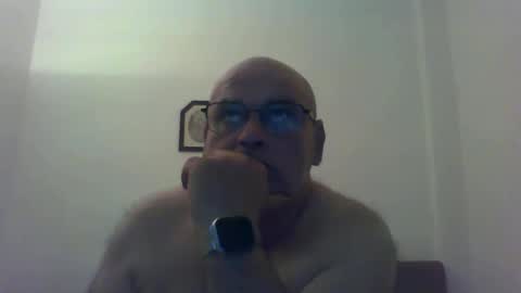 Snapshot of _reyi chatting on May 2026 06:20:01 AM REY online show from May 2026 06:20:01 AM