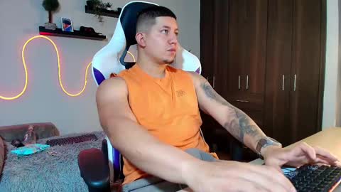 Roberto online show from February 2025 01:38:01 PM