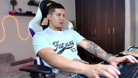 Roberto online show from February 2025 12:28:01 PM