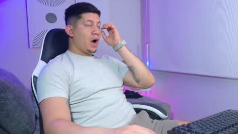 Roberto online show from March 2026 12:19:01 PM