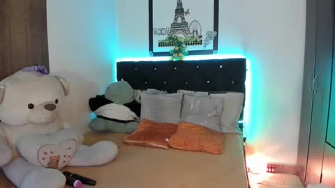 Snapshot of _rosi_berlin_ chatting on January 2025 01:54:01 AM _rosi_berlin_ online show from January 2025 01:54:01 AM