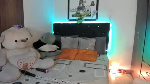 Snapshot of _rosi_berlin_ chatting on March 2025 05:02:01 AM _rosi_berlin_ online show from March 2025 05:02:01 AM
