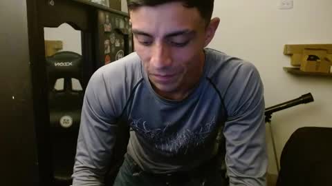 Snapshot of _schnnneider_ chatting on April 2026 12:22:02 AM SCHNEIDER online show from April 2026 12:22:02 AM