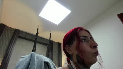 Snapshot of _selene_red chatting on April 2026 01:47:01 AM Selene online show from April 2026 01:47:01 AM