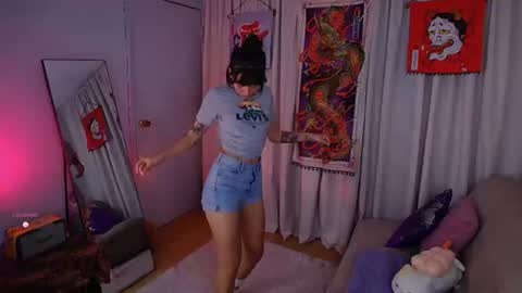 Laura online show from July 2026 04:15:02 AM