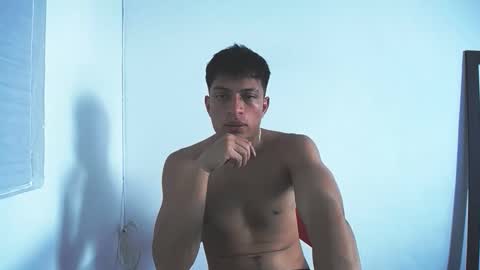 Juan Pablo-independent model online show from December 2025 05:52:02 PM