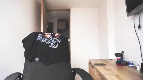 Juan Pablo-independent model online show from March 2026 02:46:02 PM