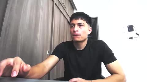 Juan Pablo-independent model online show from April 2026 05:23:01 PM