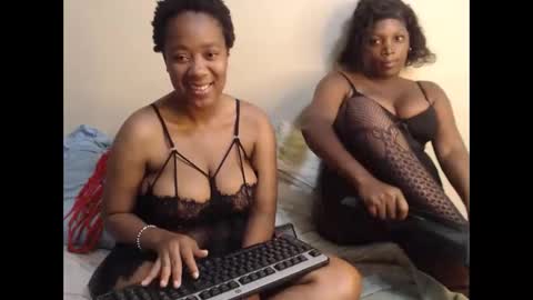 Snapshot of _sexylipss chatting on November 2025 12:25:01 AM _sexylipss online show from November 2025 12:25:01 AM