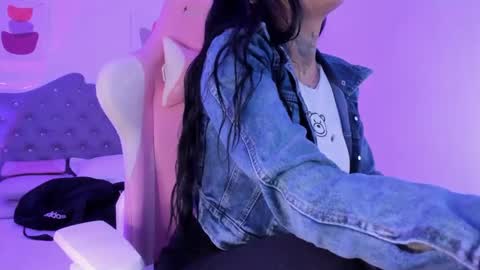 Sharlot online show from September 2025 01:04:01 PM