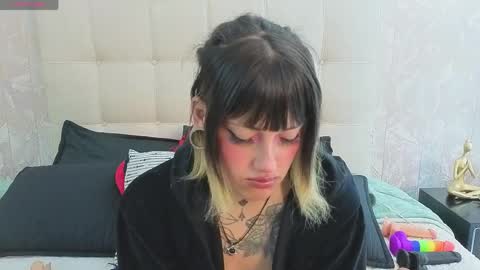 Snapshot of _sharlotte777 chatting on April 2026 05:30:01 PM _sharlotte777 online show from April 2026 05:30:01 PM