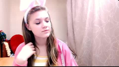 Snapshot of _shy_bunny__ chatting on January 2025 06:17:02 PM Mari online show from January 2025 06:17:02 PM