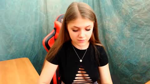 Snapshot of _shy_bunny__ chatting on September 2025 12:08:02 PM Mari online show from September 2025 12:08:02 PM