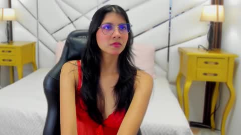 Lana  online show from September 2025 02:00:01 AM