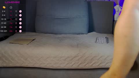 Snapshot of _smetanka_ chatting on November 2025 11:43:02 AM _smetanka_ online show from November 2025 11:43:02 AM