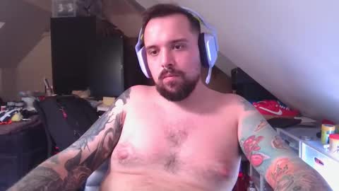 Snapshot of _smiley_bear27 chatting on October 2025 09:18:02 AM _smiley_bear27 online show from October 2025 09:18:02 AM