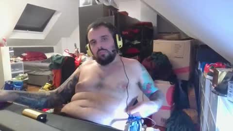 _smiley_bear27 online show from January 2026 09:57:02 AM