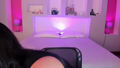 Snapshot of _sofiamiller chatting on September 2025 12:18:01 PM Sofia Miller online show from September 2025 12:18:01 PM