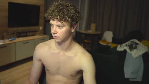 Snapshot of _sopranos_ chatting on January 2025 01:14:01 PM OLIVERpvt is open online show from January 2025 01:14:01 PM