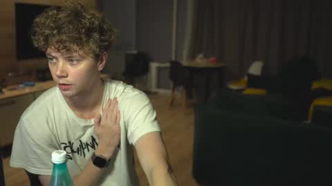 Snapshot of _sopranos_ chatting on January 2025 01:02:01 PM OLIVERpvt is open online show from January 2025 01:02:01 PM