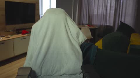 Snapshot of _sopranos_ chatting on March 2025 12:01:02 PM OLIVERpvt is open online show from March 2025 12:01:02 PM