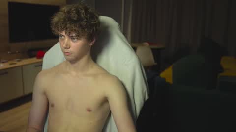 Snapshot of _sopranos_ chatting on March 2025 03:04:01 PM OLIVERpvt is open online show from March 2025 03:04:01 PM