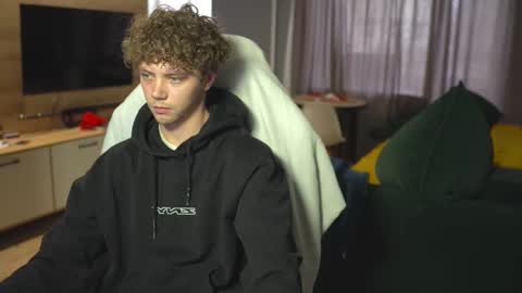 Snapshot of _sopranos_ chatting on March 2025 12:09:01 PM OLIVERpvt is open online show from March 2025 12:09:01 PM