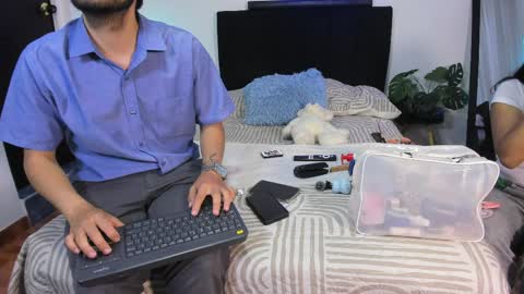 Coco and J online show from April 2026 03:20:02 PM