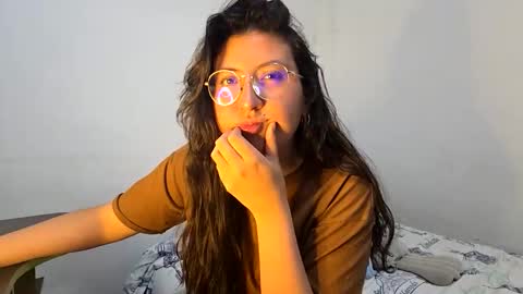Snapshot of _sweet_melodyy chatting on March 2026 11:22:02 PM _sweet_melodyy online show from March 2026 11:22:02 PM