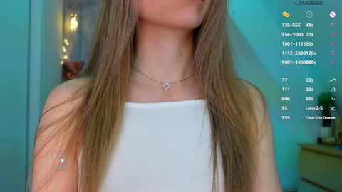 Snapshot of _sweetcams_ chatting on April 2026 10:19:01 AM Dasha online show from April 2026 10:19:01 AM