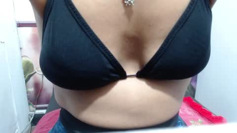 Snapshot of _thamaraa_ chatting on July 2026 03:27:01 PM Tamara online show from July 2026 03:27:01 PM