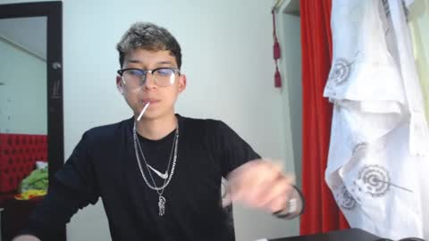 Thomas online show from December 2024 07:41:02 PM