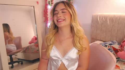 _tiffany1 online show from April 2026 11:32:02 PM